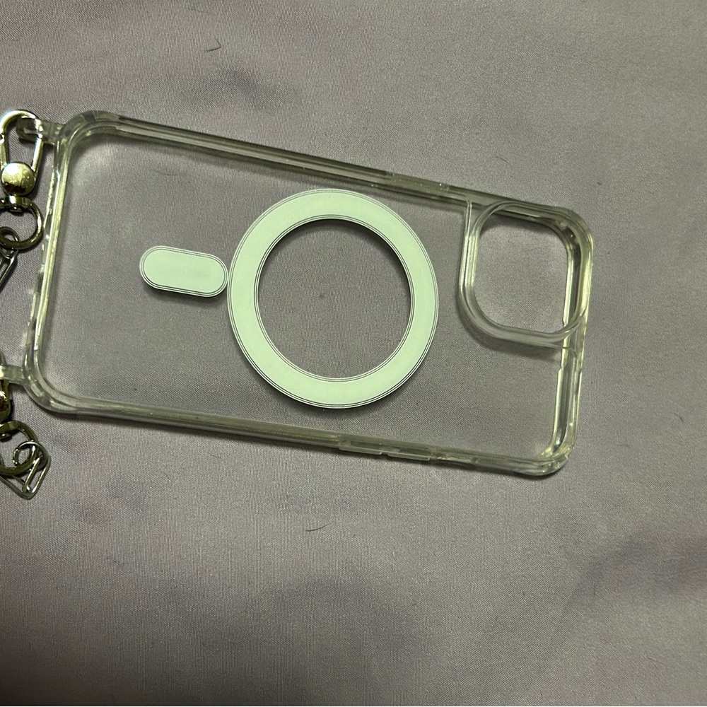 Clear Phone Case with chain. iPhone 14 MagSafe